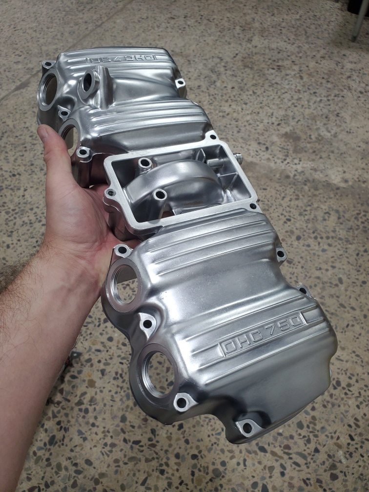 Valve cover vapor honed