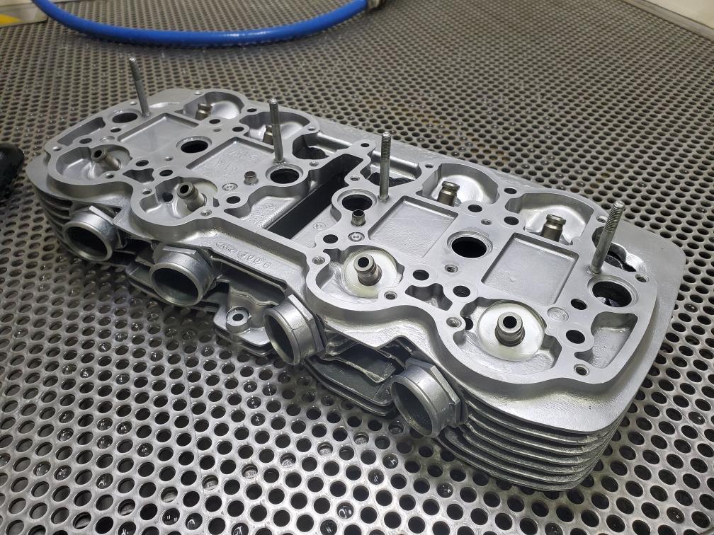 Aluminum cylinder head, after vapor honing